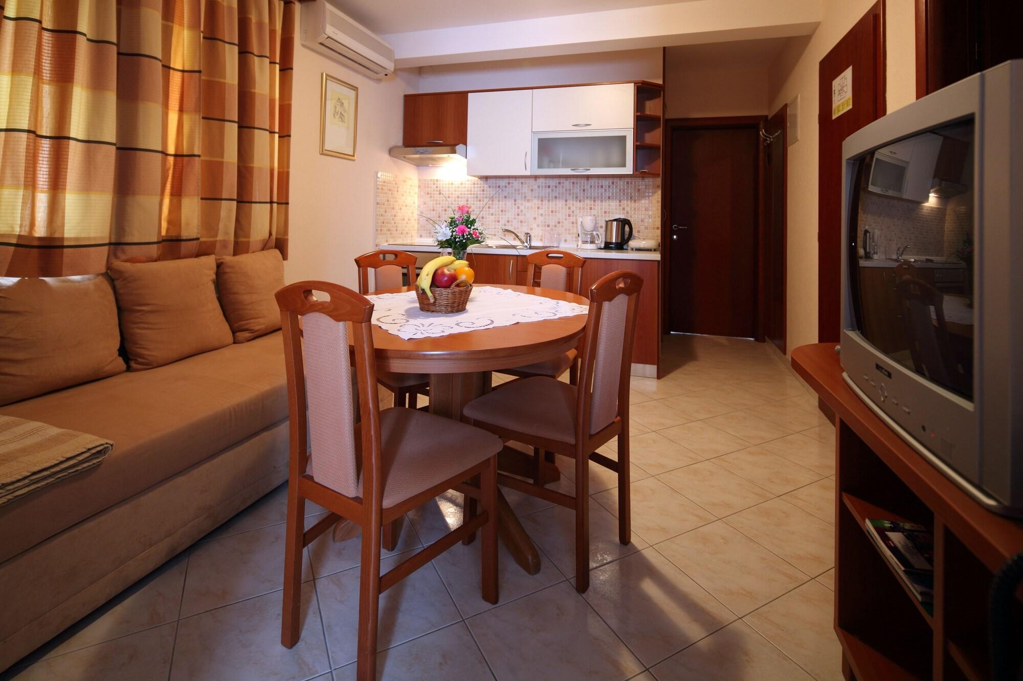 Apartments Ivana Baška Voda Extérieur photo
